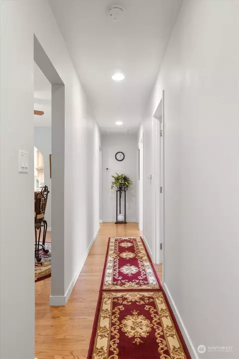 Entry Way - 1110 20th Ave, Longview, WA 98632 photo 1 of 1