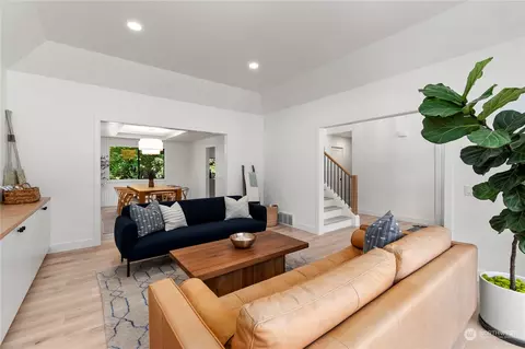 Living - 16317 110th Ave NE, Bothell, WA 98011 photo 5 of 5