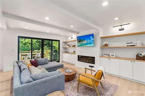 Living - 16317 110th Ave NE, Bothell, WA 98011 photo 1 of 5