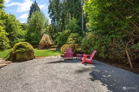 Exterior - 16317 110th Ave NE, Bothell, WA 98011 photo 4 of 6