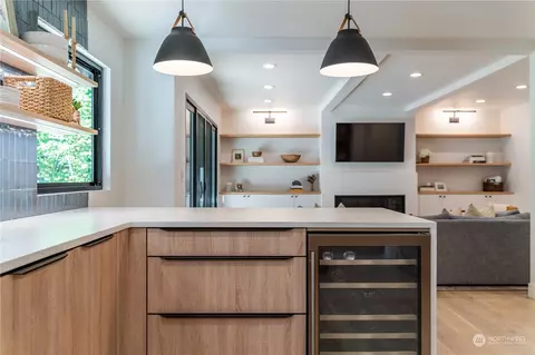 Kitchen - 16317 110th Ave NE, Bothell, WA 98011 photo 6 of 7