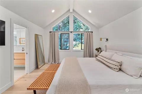 Bedroom - 16317 110th Ave NE, Bothell, WA 98011 photo 1 of 3