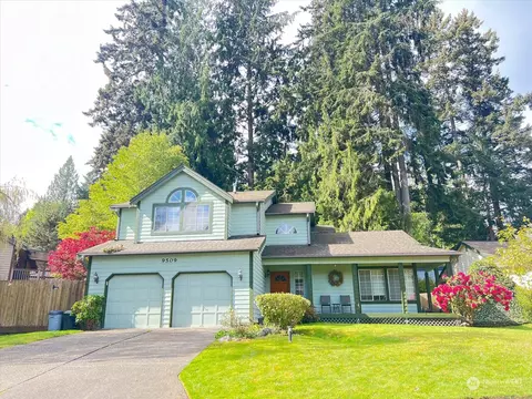 9509 St Johns Pl NE, Bremerton, WA 98311