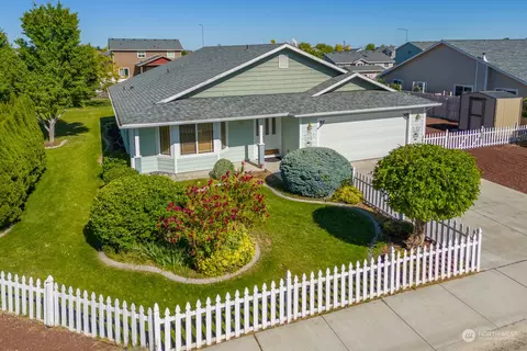 724 Hilltop Ave NE, Quincy, WA 98848