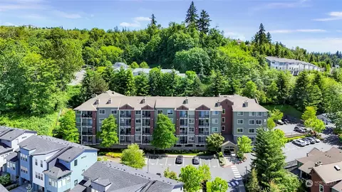 6800 132nd Pl SE #E102, Newcastle, WA 98059