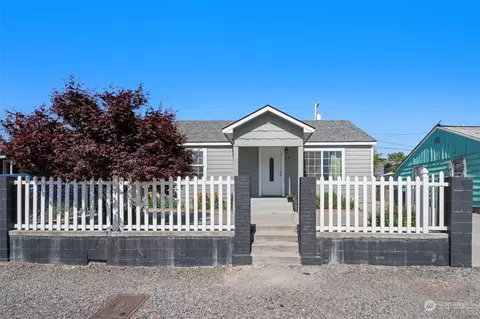 19 French St, East Wenatchee, WA 98802