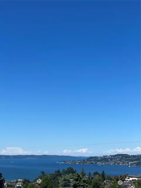1115 N I St #203, Tacoma, WA 98403