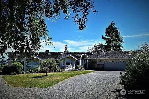62 Fawn Ln, Sequim, WA 98382