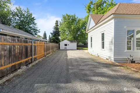 706 Pleasant St, Walla Walla, WA 99362 photo 3