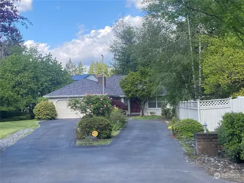 1010 NW Inneswood Dr, Issaquah, WA 98027