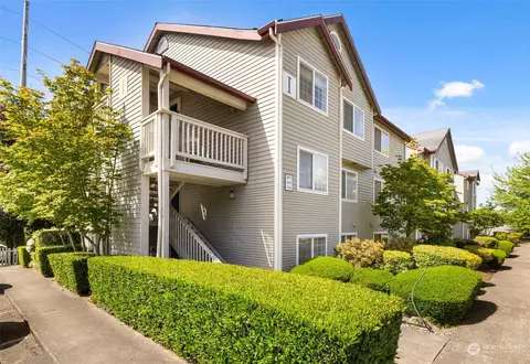 13306 SE 272nd St #I102, Kent, WA 98042