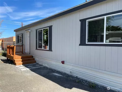 2700 Fruitvale Blvd #14, Yakima, WA 98902