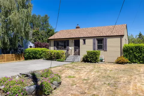 13222 1st Ave SW, Burien, WA 98146