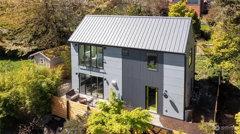 10017 9th Ave NW, Seattle, WA 98177