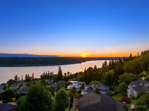 1538 207th Ave NE, Sammamish, WA 98074