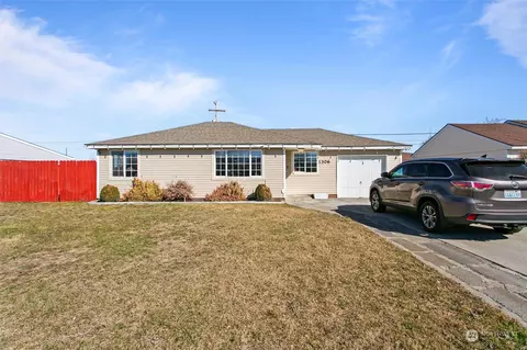 1306 Arnold Dr, Moses Lake, WA 98837