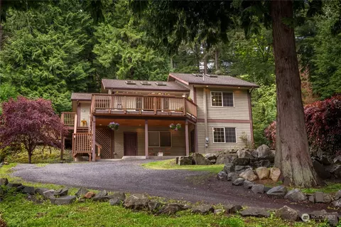 2909 Cedar Ave, Lummi Island, WA 98262