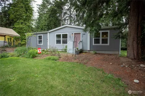 7886 Guemes Ave, Clinton, WA 98236