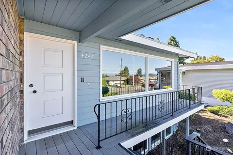 4242 N Vassault St, Tacoma, WA 98407