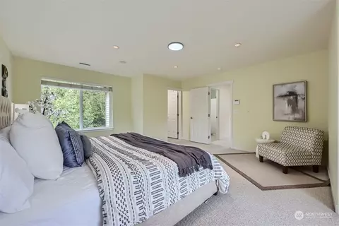 Bedroom - 15520 36th Dr SE, Bothell, WA 98012 photo 2 of 5