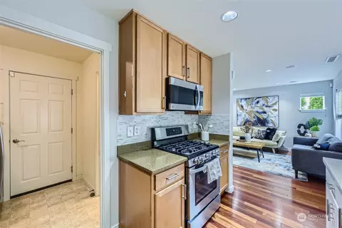 Kitchen - 15520 36th Dr SE, Bothell, WA 98012 photo 3 of 3