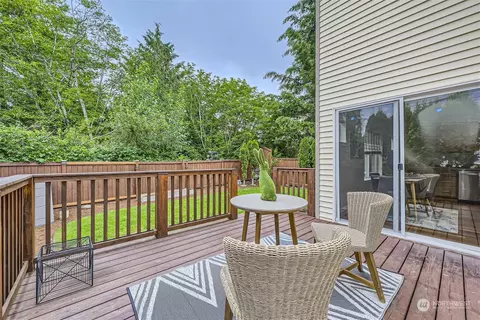 Exterior - 15520 36th Dr SE, Bothell, WA 98012 photo 4 of 7