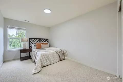 Bedroom - 15520 36th Dr SE, Bothell, WA 98012 photo 4 of 5