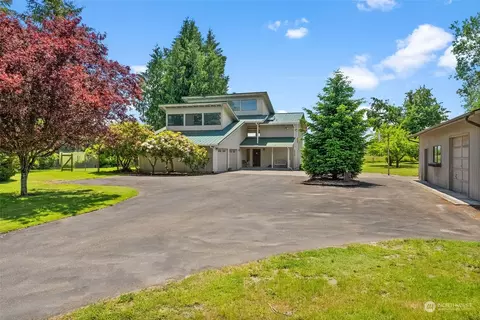 24207 SE 384th St, Enumclaw, WA 98022
