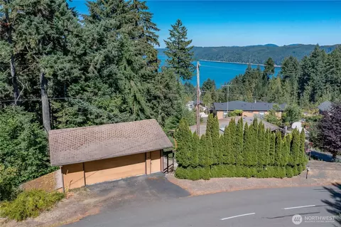 140 N Spindrift Dr, Lilliwaup, WA 98555