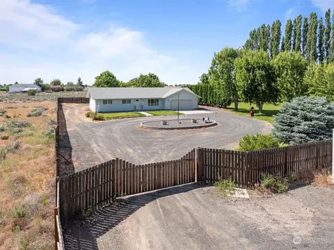 4218 Orchard Dr NE, Moses Lake, WA 98837