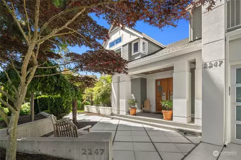 2247 82nd Ave SE, Mercer Island, WA 98040