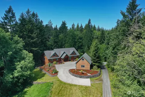 4056 Springwater Ln, Clinton, WA 98236
