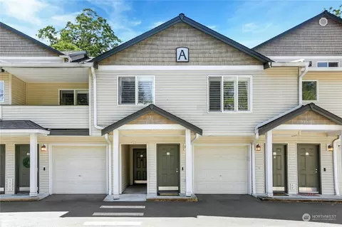 14335 Simonds Rd NE #A102, Kirkland, WA 98034