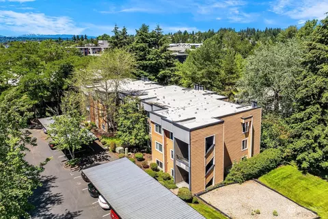 724 Kirkland Cir #C105, Kirkland, WA 98033