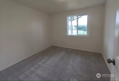 Bedroom - 70 Mountain View Dr, Sequim, WA 98382 photo 2 of 4