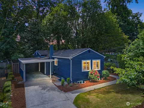 9748 Wallingford Ave N, Seattle, WA 98103