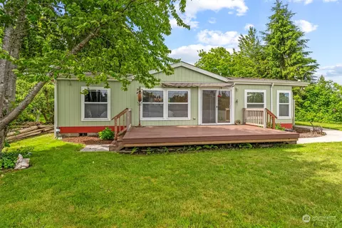 309 State Route 409, Cathlamet, WA 98612