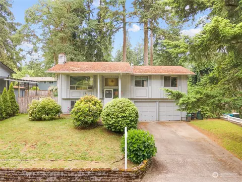 513 Trojan Ct SE, Lacey, WA 98503