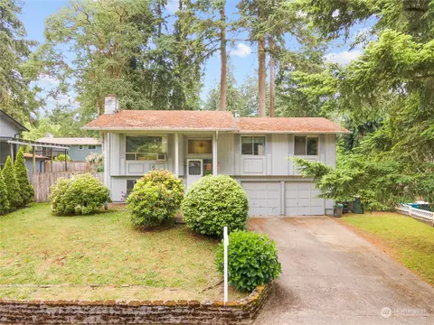 513 Trojan Ct SE, Lacey, WA 98503