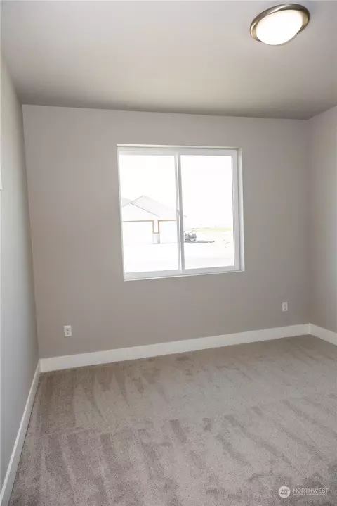Bedroom - 1212 E Cascade St, Othello, WA 99344 photo 6 of 6