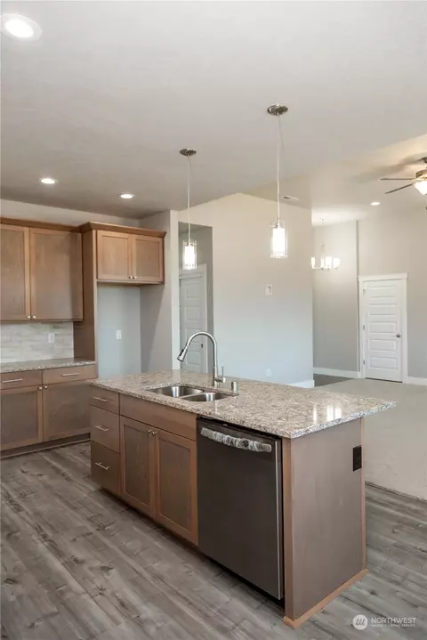 Kitchen - 1212 E Cascade St, Othello, WA 99344 photo 7 of 10