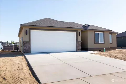 Exterior - 1212 E Cascade St, Othello, WA 99344 photo 2 of 4