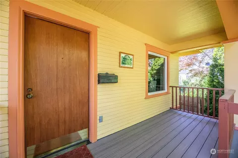 Exterior - 2228 Baker Ave, Everett, WA 98201 photo 5 of 18