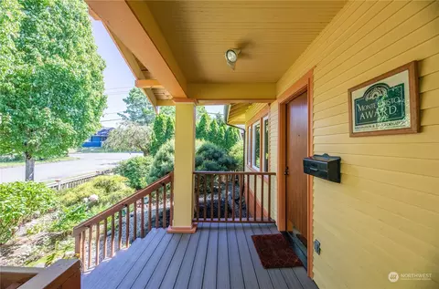 Exterior - 2228 Baker Ave, Everett, WA 98201 photo 6 of 18