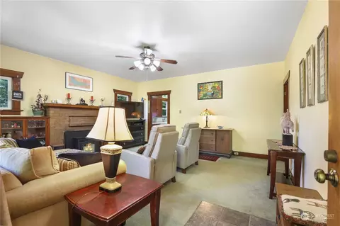 Living - 2228 Baker Ave, Everett, WA 98201 photo 4 of 4