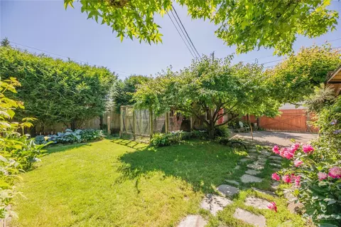 Exterior - 2228 Baker Ave, Everett, WA 98201 photo 12 of 18
