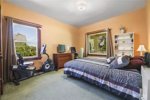 Bedroom - 2228 Baker Ave, Everett, WA 98201 photo 2 of 4