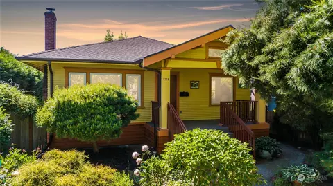 Exterior - 2228 Baker Ave, Everett, WA 98201 photo 2 of 18