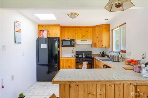 Kitchen - 3232 Sequim-dungeness Way, Sequim, WA 98382 photo 1 of 2