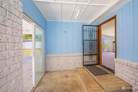 Entry Way - 3232 Sequim-dungeness Way, Sequim, WA 98382 photo 1 of 1